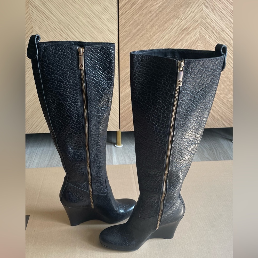 Authentic Tory Burch Dabney Wedge Tall Pebbled Leather Boots - Black Size 7B